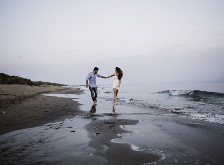 couple, beach, walking-3098951.jpg